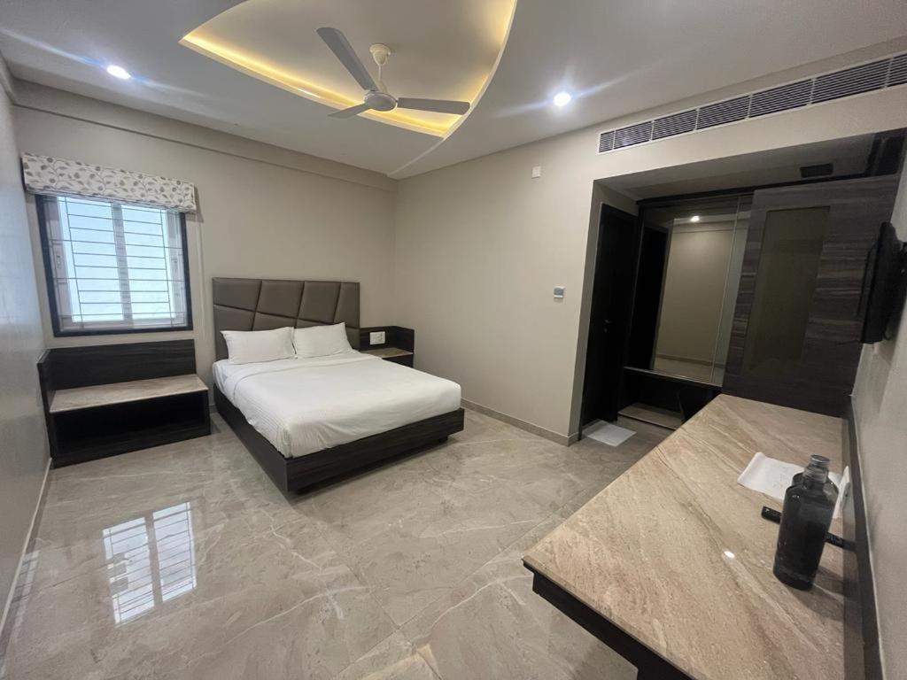 העיר בנגלור Sun Shine Hotel מראה חיצוני תמונה