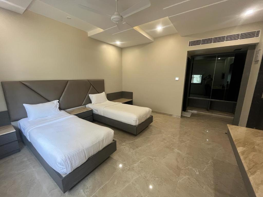 העיר בנגלור Sun Shine Hotel מראה חיצוני תמונה
