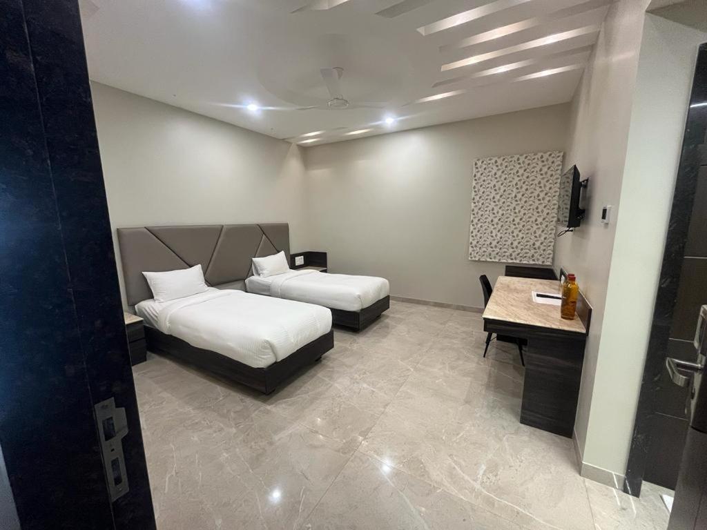 העיר בנגלור Sun Shine Hotel מראה חיצוני תמונה